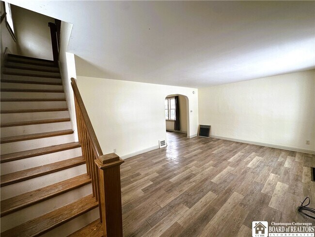 Building Photo - 481 Fairmount Ave