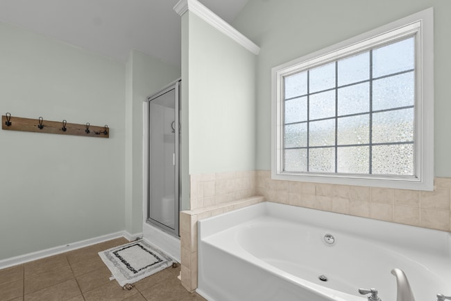Building Photo - Spacious 5 Bedroom/3 Bath Home with Basement!