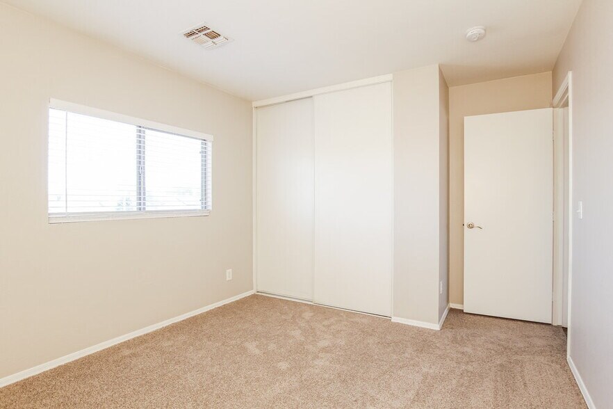 Building Photo - 4630 N 91st Dr