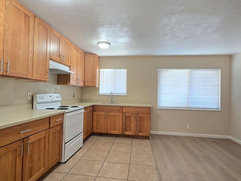 Building Photo - 515 E William St