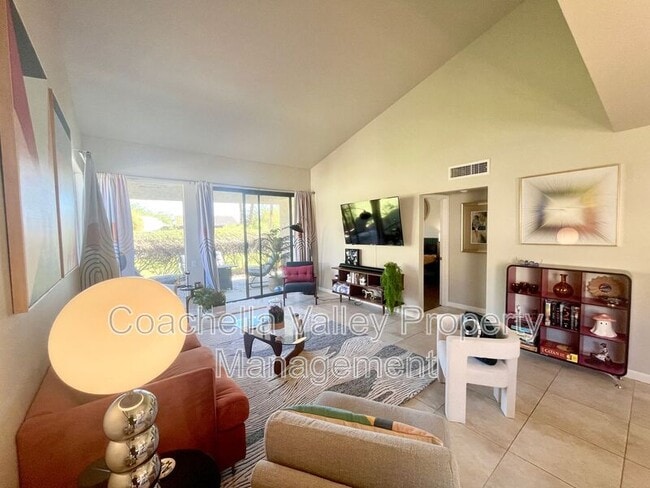 Building Photo - 1310 Campeon Cir