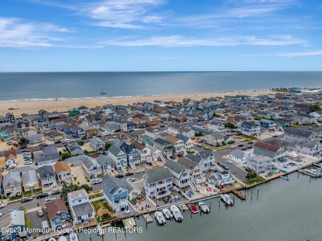 Building Photo - 120 Randall Ave