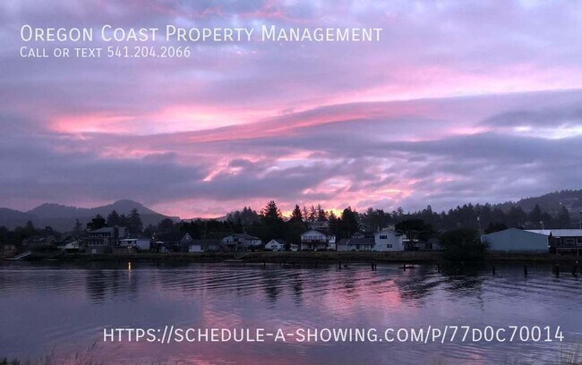 Building Photo - 2bed/2bath home on the river and close to ...