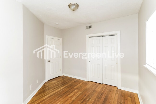 Building Photo - 1800 Bising Ave