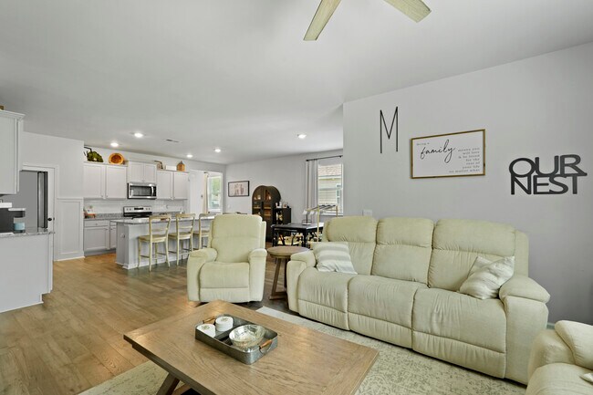 Building Photo - 41 Gypsea Ln