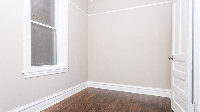 Building Photo - 2616 W Augusta Blvd