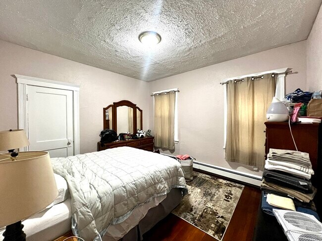 Building Photo - 12 Bailey St