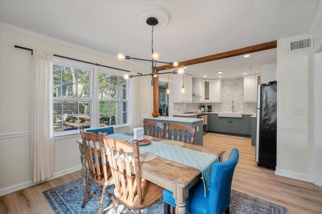 Building Photo - 537 Braxton Ave