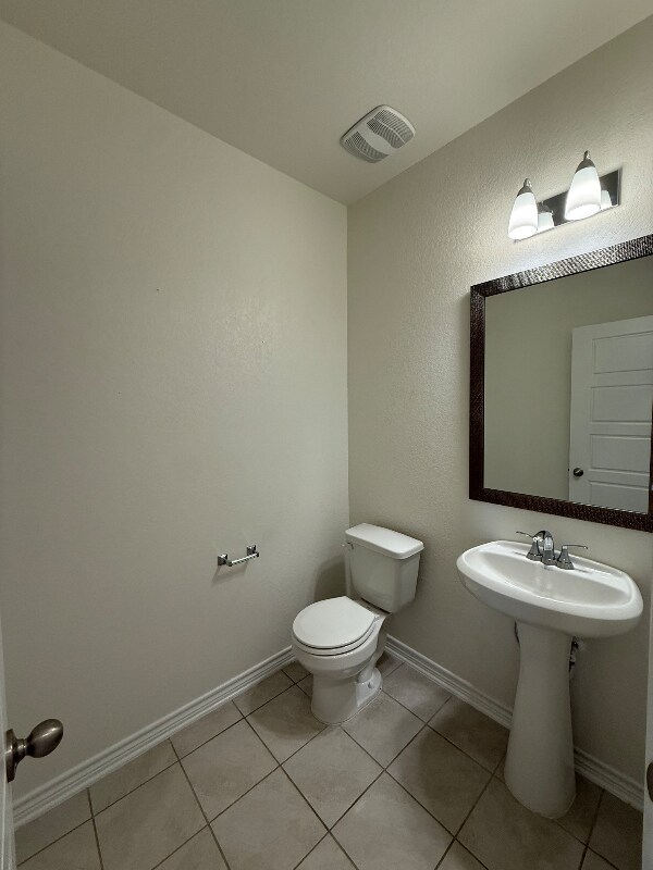 Building Photo - 409 Dakota Crk