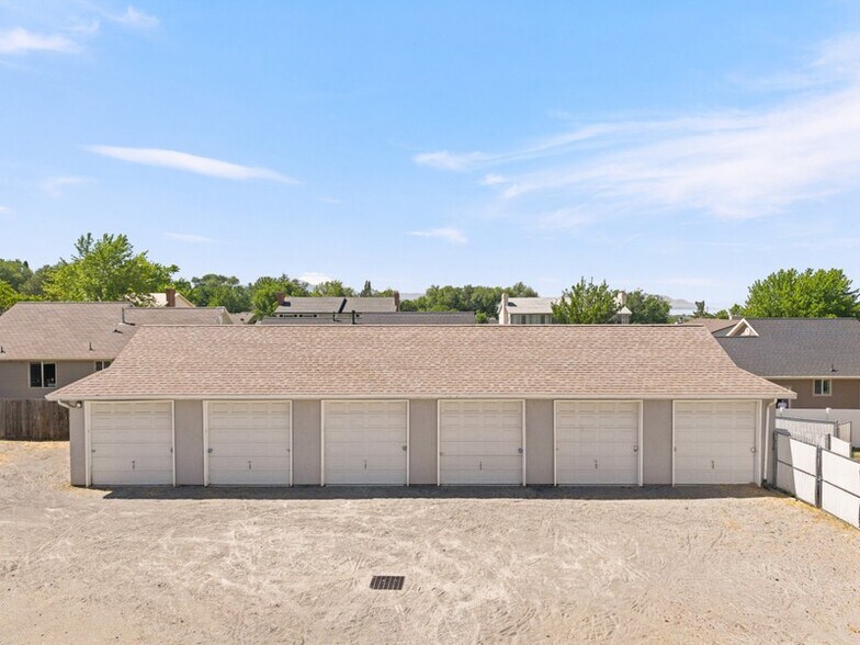 Building Photo - 752 N 1060 W
