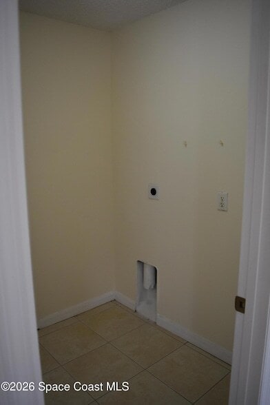 Building Photo - 247 High Rd NW