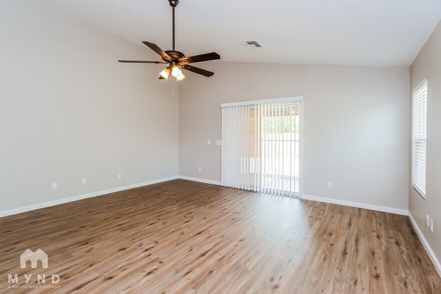Building Photo - 4712 E Silverbell Rd