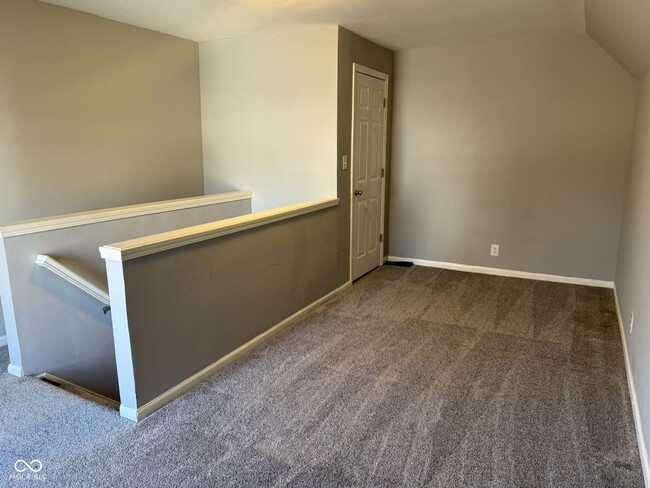 Building Photo - 1156 Hoyt Ave