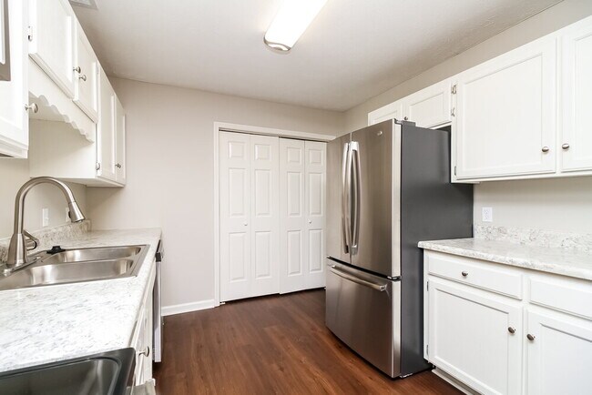 Building Photo - 617 Freedom Ct