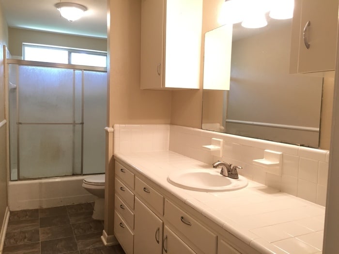 Building Photo - 1718 Glen Alta Dr