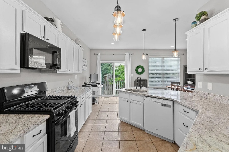 Building Photo - 25378 Ashbury Dr