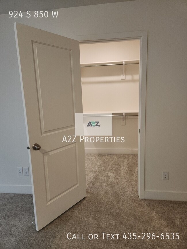 Building Photo - 924 S 850 W
