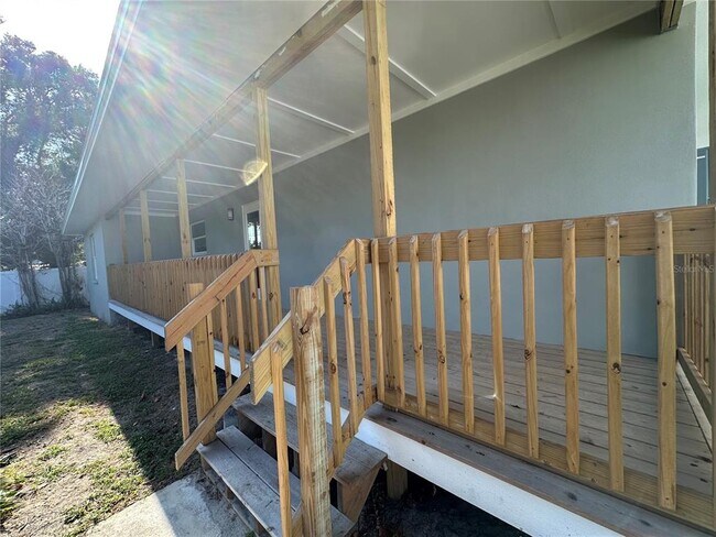 Building Photo - 1585 Jasmine Way