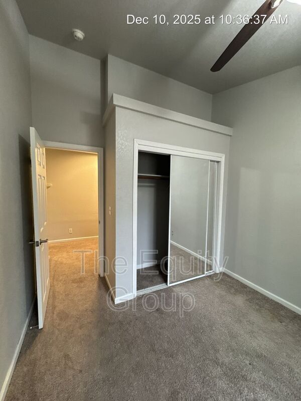 Building Photo - 819 S Pinkham St