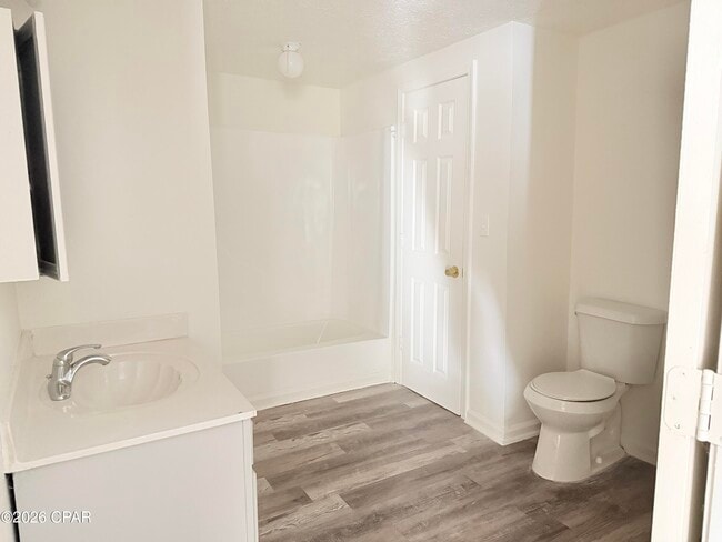 Building Photo - 237 Helen Ave