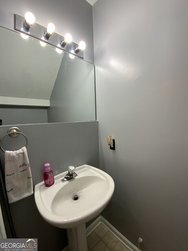 Building Photo - 4734 Autumn Rose Trail
