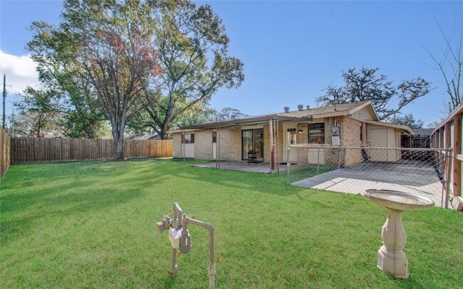 Building Photo - 5926 Ettrick Dr