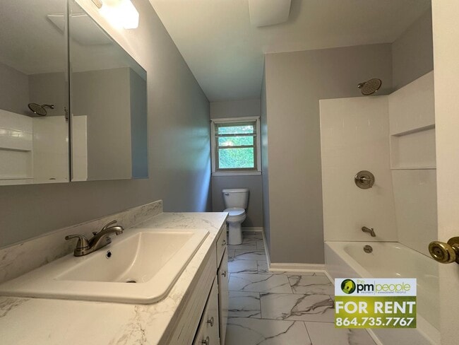 Building Photo - Newly renovated, cute Easley 3/1.5 Available!
