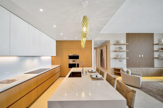 Building Photo - 2311 SE 17th St