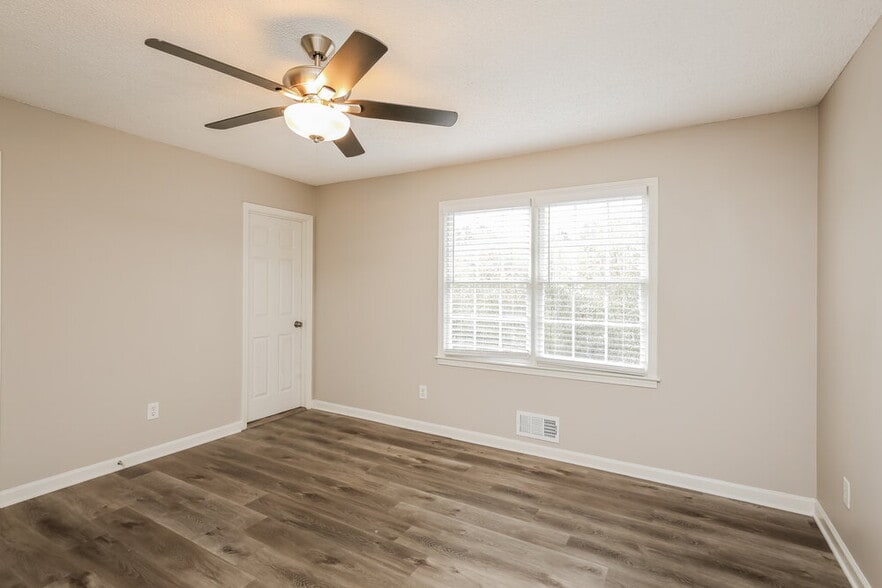 Building Photo - 4834 Diggers Way
