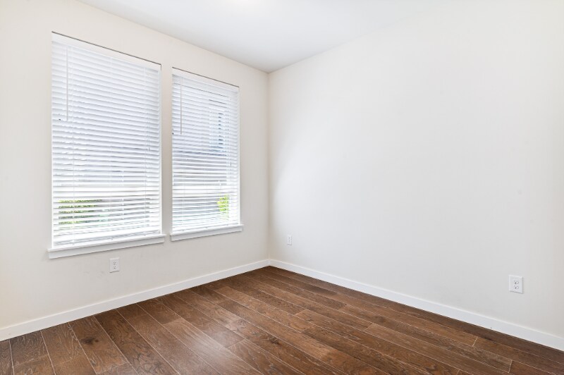 Building Photo - 3601 NE 146th Pl