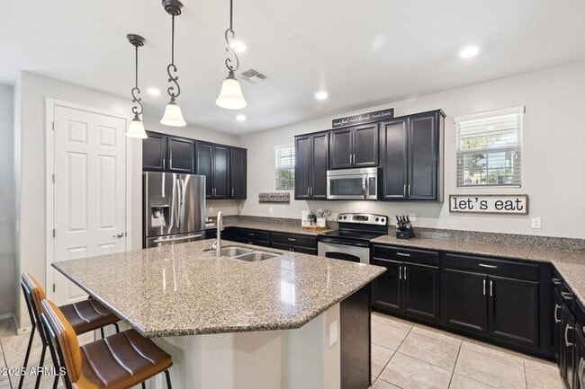 Building Photo - 3 Bedroom 2.5 Bathroom Paseo Place Home