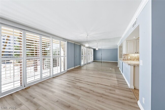 Building Photo - 205 E Harmon Ave