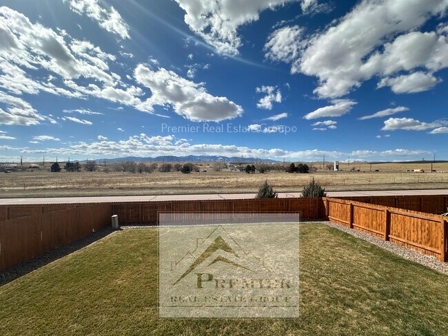 Building Photo - 3864 Saguaro Cir