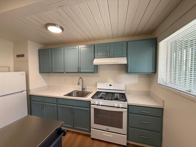 Building Photo - Updated Ground-Floor 1BD/1BA Apartment | Surrounded by Mature Flora |Gated Property | Near N Berk...