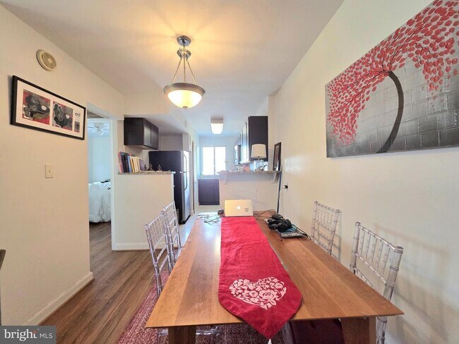 Building Photo - 3821 Davis Pl NW