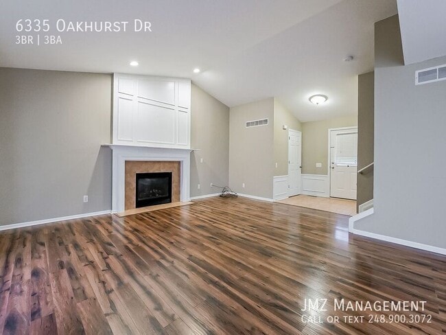 Building Photo - 6335 Oakhurst Dr