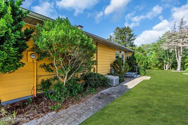 Building Photo - 164 Charlotteville Dr S