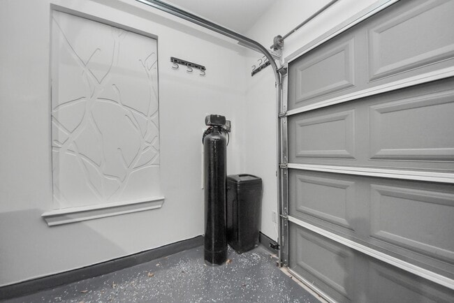 Building Photo - 12702 Silver Rod Ln