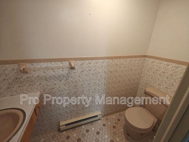 Building Photo - 18 Broadview Terrace