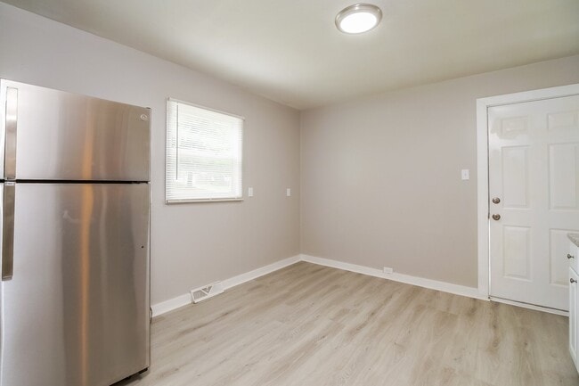 Building Photo - 2710 Fletcher St