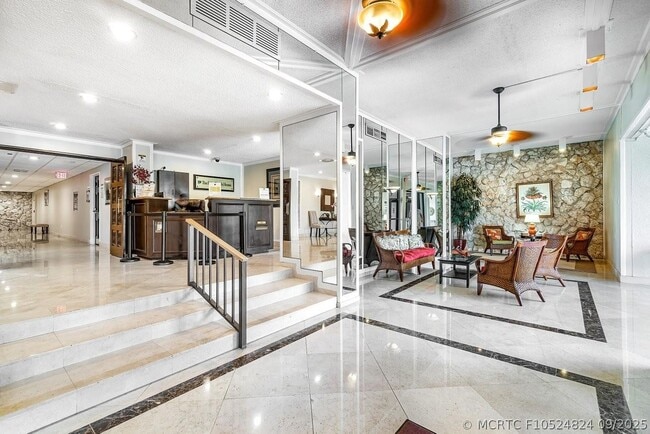Building Photo - 5600 N Flagler Dr