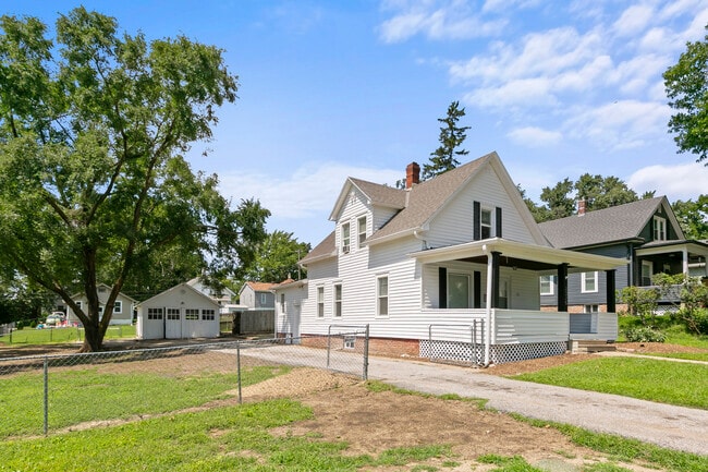 Building Photo - 2320 N 63rd St