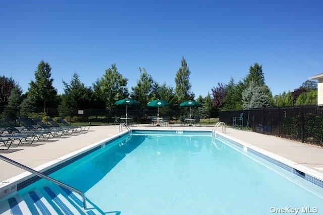 Building Photo - 101 Centre Ct