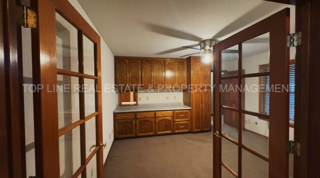 Building Photo - Beautiful Country Custom Home For Rent in Corcoran!