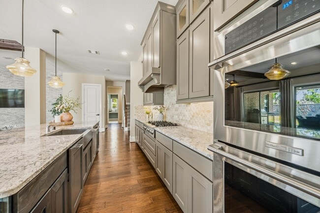 Building Photo - 2418 Sandhill Crest Ln