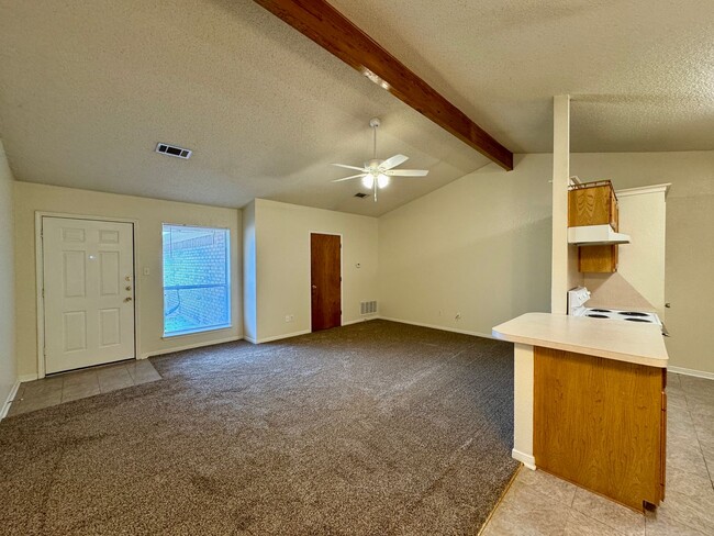 Building Photo - Duplex