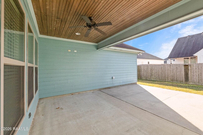Building Photo - 110 Olivewood Dr