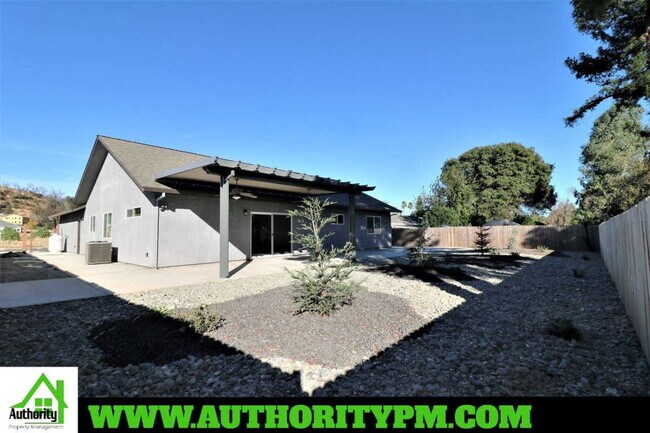 Building Photo - 3071 Bedrock Ln