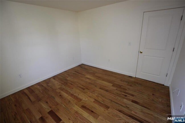 Building Photo - 100 Grove Terrace