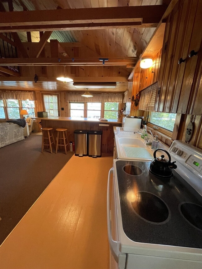 Building Photo - 613 Peabody Pond Rd